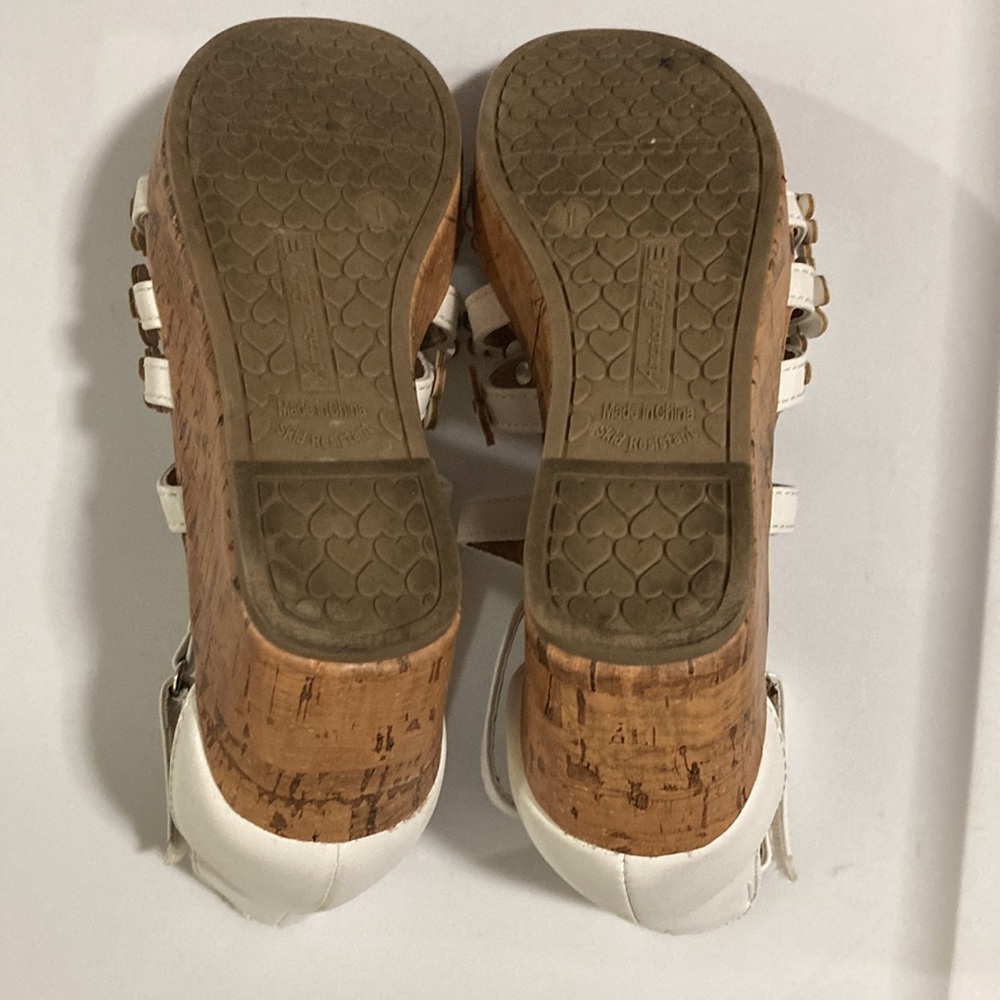 White Wedges - Picture 4 of 9
